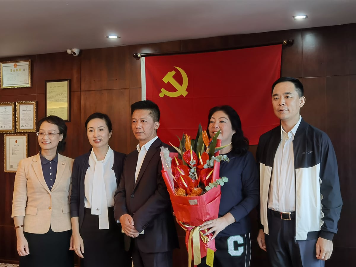 秋高气爽送祝福温暖企业心